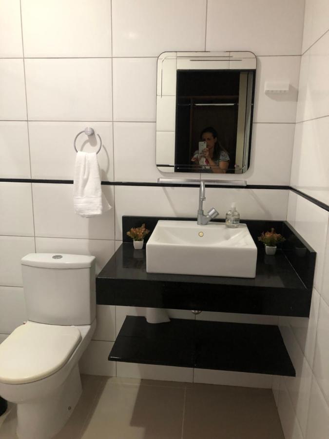Flat Aju - Um jeitinho especial de se hospedar em Aracaju. Uma verdadeira suíte master todo mobiliado no capricho só para você. Exterior foto